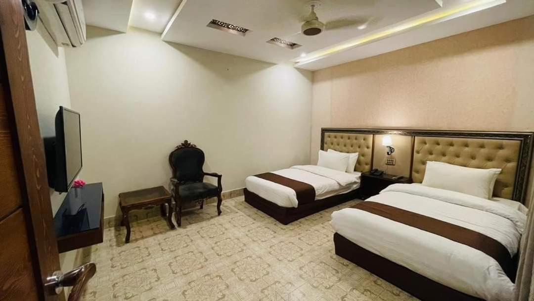 Golden Sand Hotel Rahim Yar Khan Esterno foto