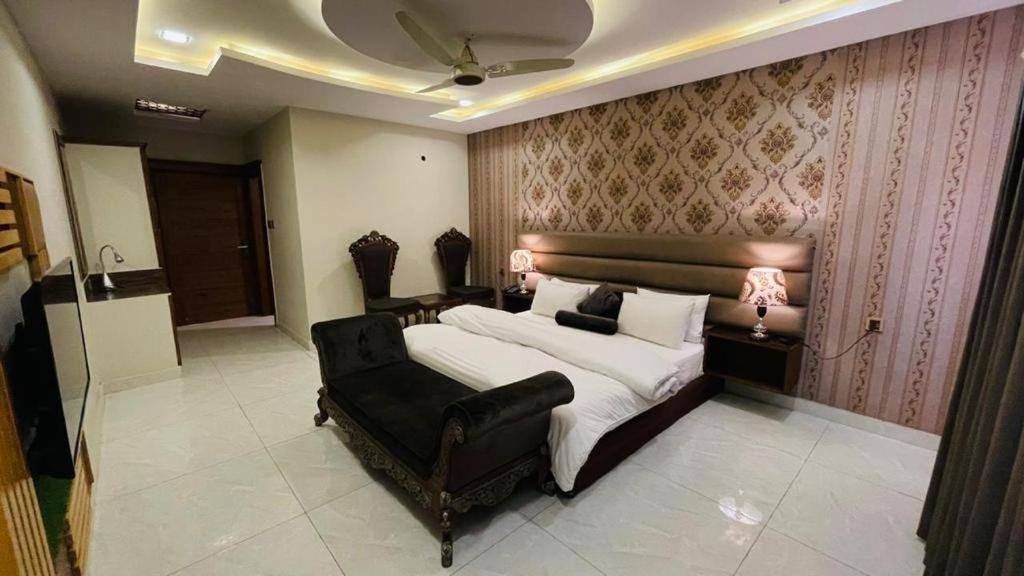 Golden Sand Hotel Rahim Yar Khan Esterno foto