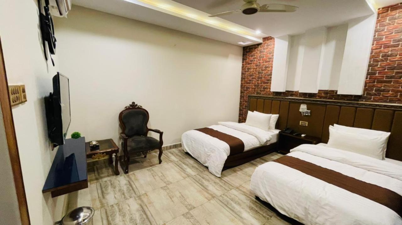 Golden Sand Hotel Rahim Yar Khan Esterno foto