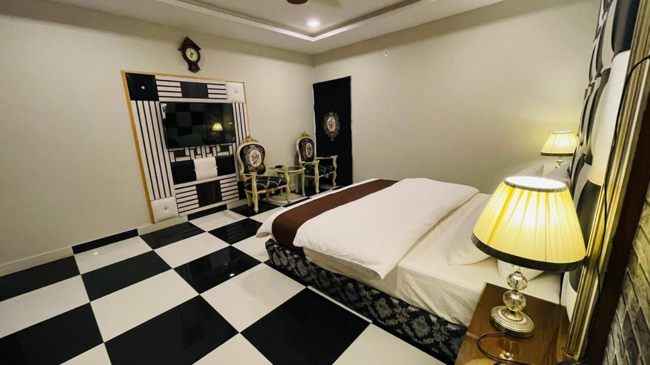 Golden Sand Hotel Rahim Yar Khan Esterno foto