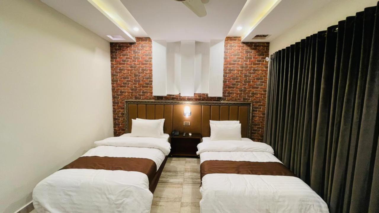 Golden Sand Hotel Rahim Yar Khan Esterno foto