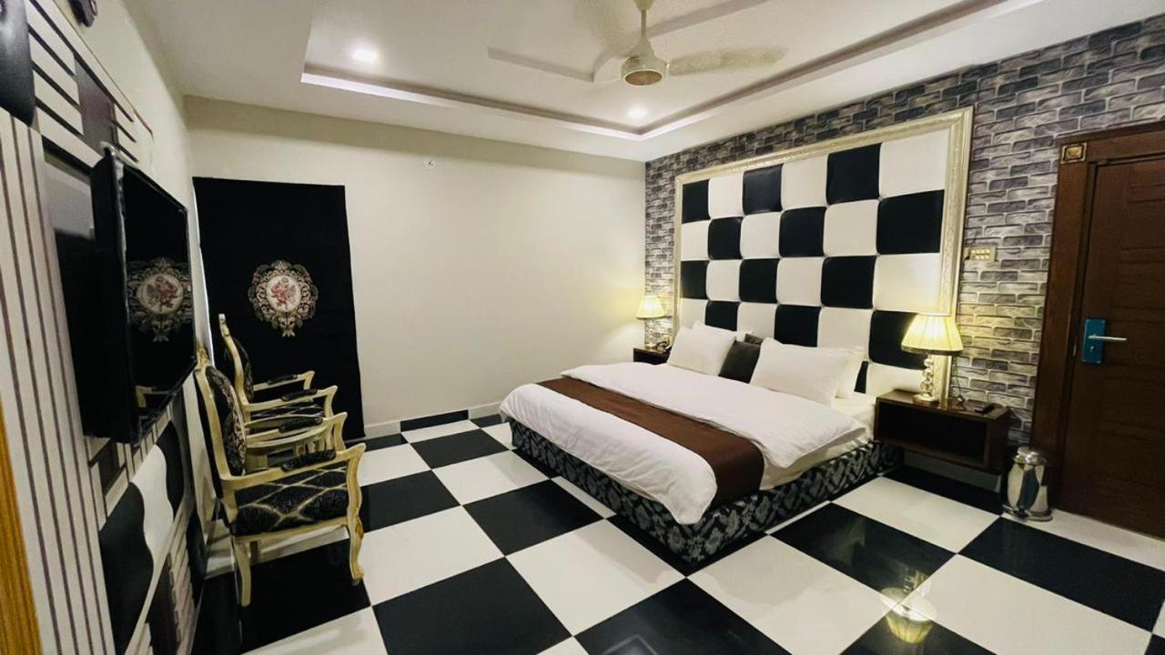 Golden Sand Hotel Rahim Yar Khan Esterno foto